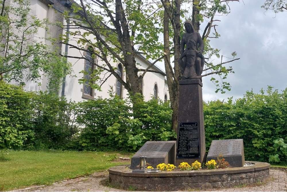 War Memorial Ammeldingen bei Neuerburg