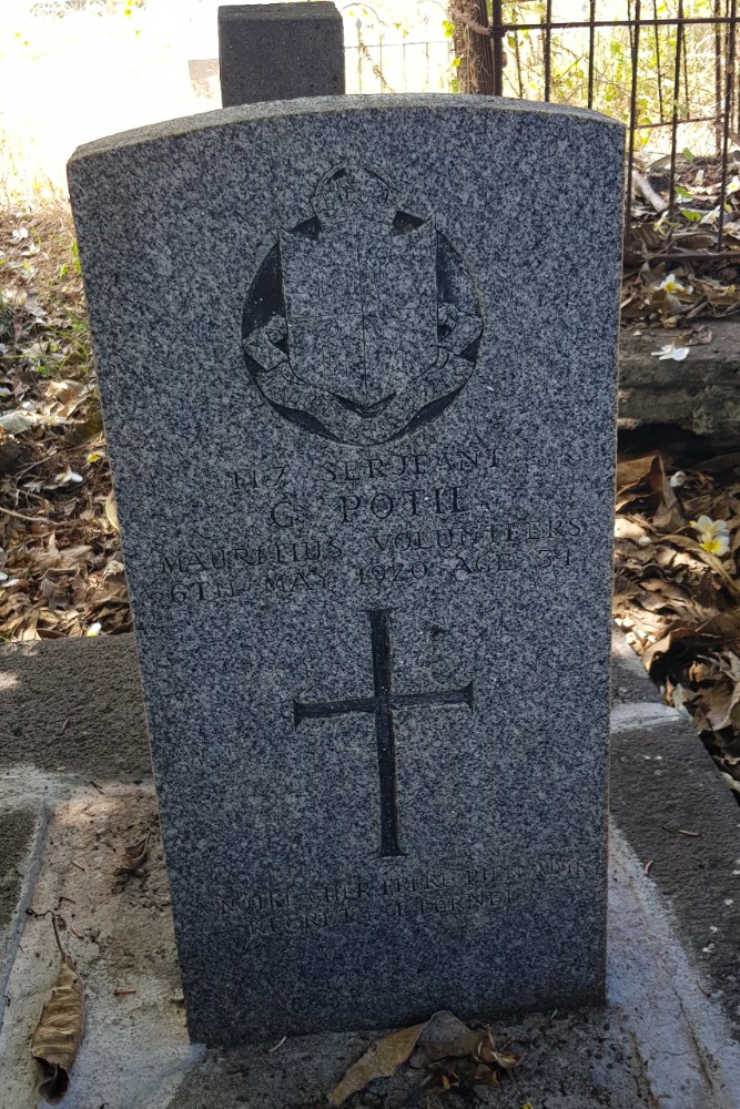 Commonwealth War Graves Port Louis New Western Cemetery #3
