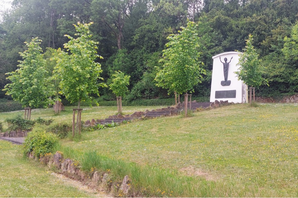 War Memorial  Bettingen #4