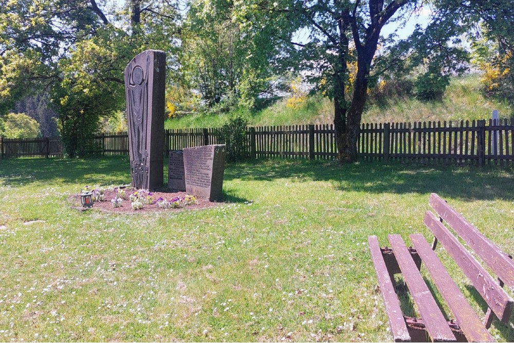 War Memorial  Binscheid #4