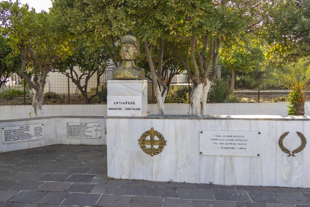 Oorlogsmonument Mochos #2