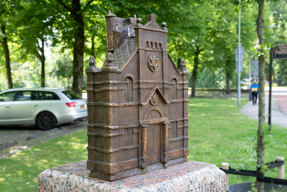 Sculpture former synagogue