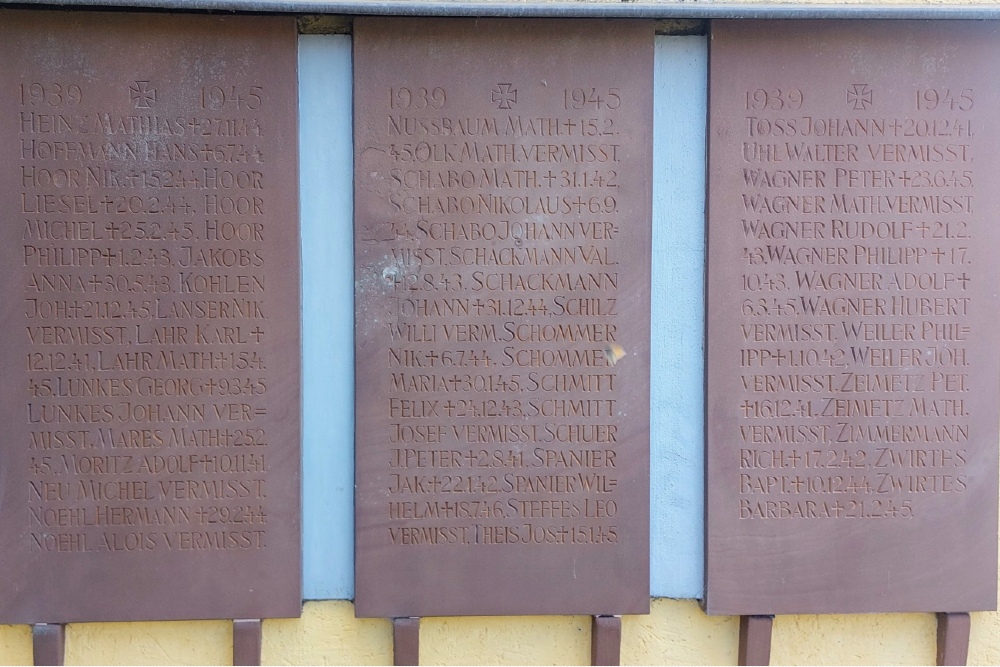 War Memorial  Holsthum #4
