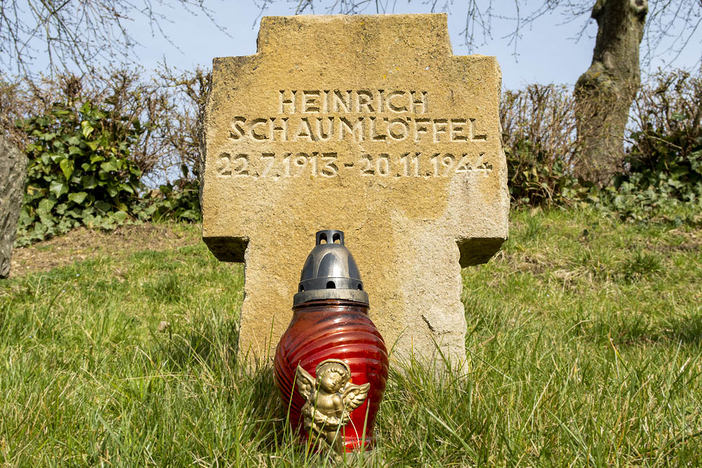 Duitse Oorlogsgraven Inden/Altdorf #4