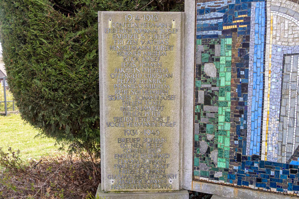 Oorlogsmonument Frenz #2