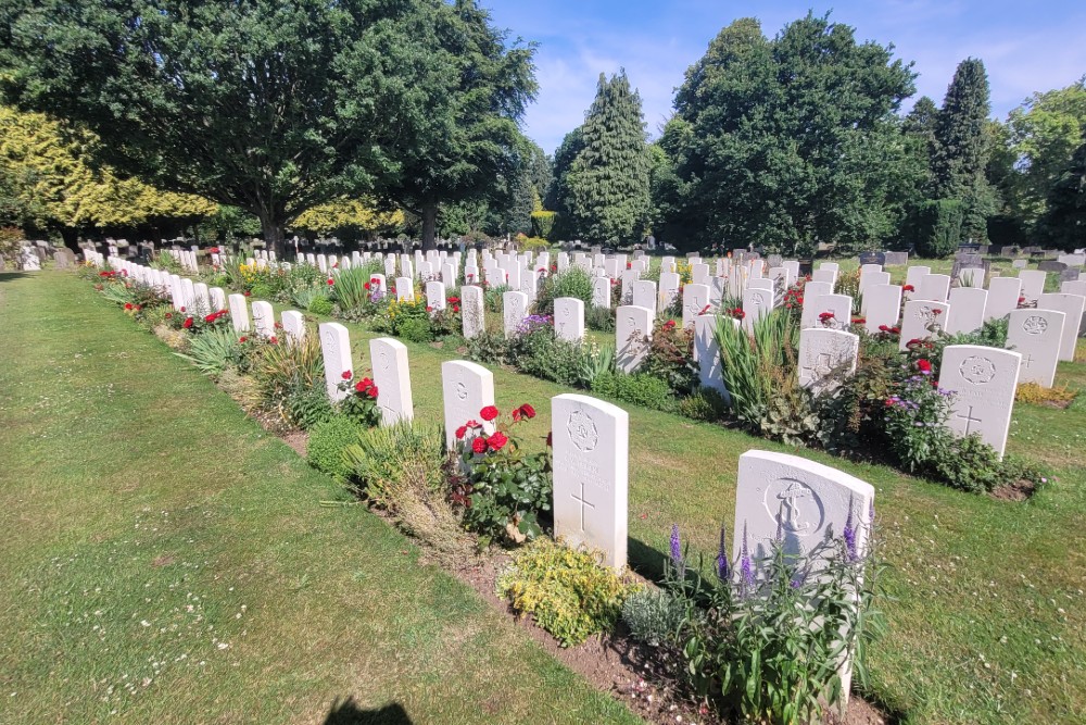 Commonwealth War Graves WW2 Plot Maidstone Cemetery #2