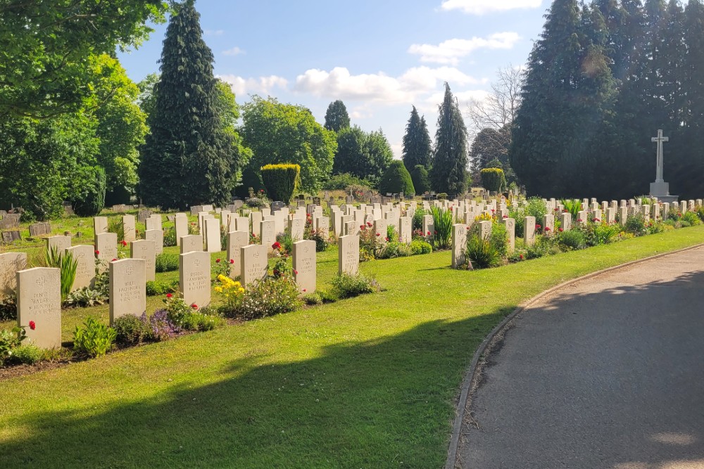 Commonwealth War Graves WW2 Plot Maidstone Cemetery #5