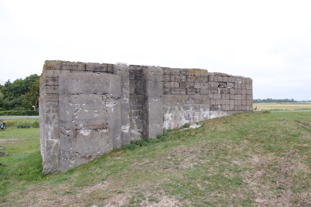 Fliegerhorst Bergen: W.N.4 - Küver 441 Bunker (A25) #3