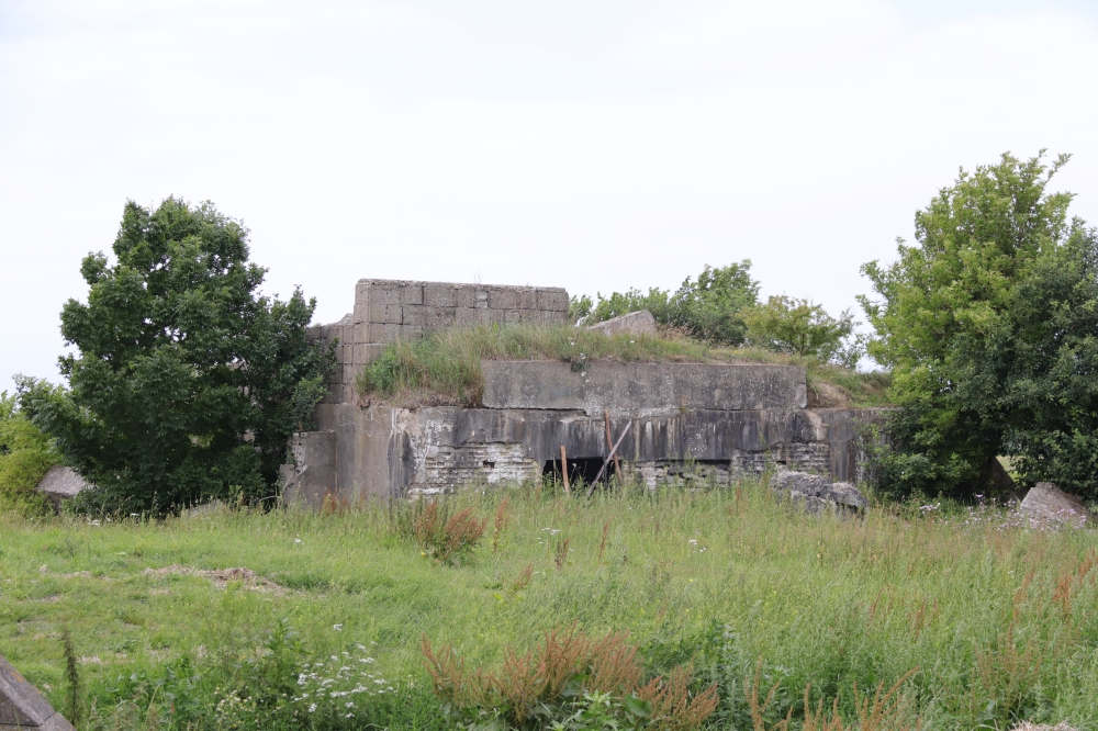 Fliegerhorst Bergen: W.N.4 - Küver 441 Bunker (A30) #2