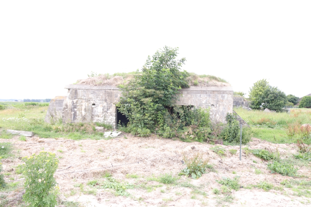 Fliegerhorst Bergen: W.N.4 - Küver 452b Bunker (A28) #2