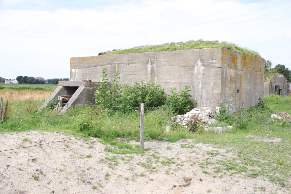 Fliegerhorst Bergen: W.N.4 - Küver MG35 Bunker (A16) #2