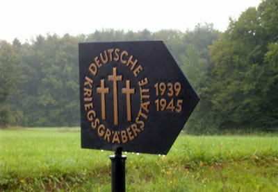 Duitse Oorlogsbegraafplaats Feusdorf #2