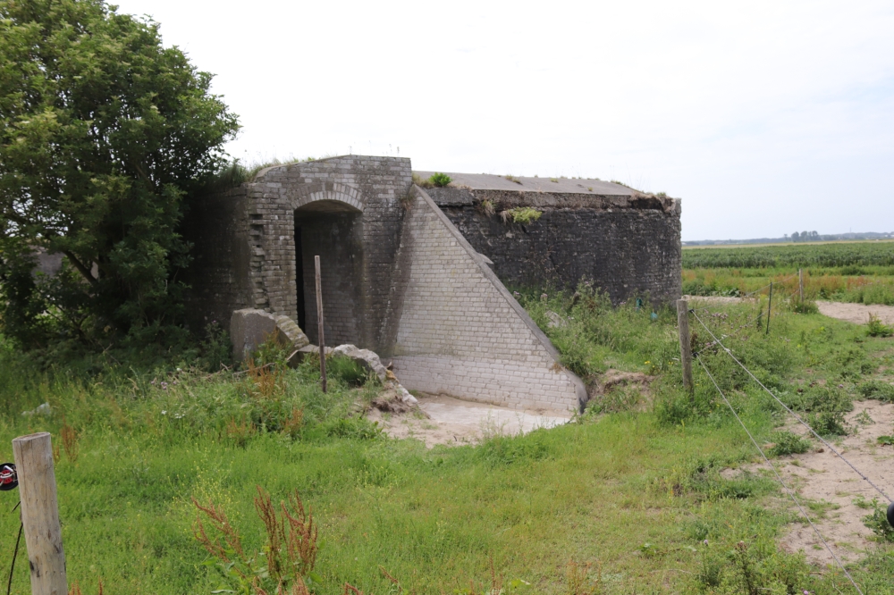 Fliegerhorst Bergen: W.N. 4 - Küver 467 Bunker (A12)