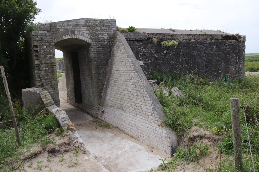 Fliegerhorst Bergen: W.N. 4 - Küver 467 Bunker (A12) #2