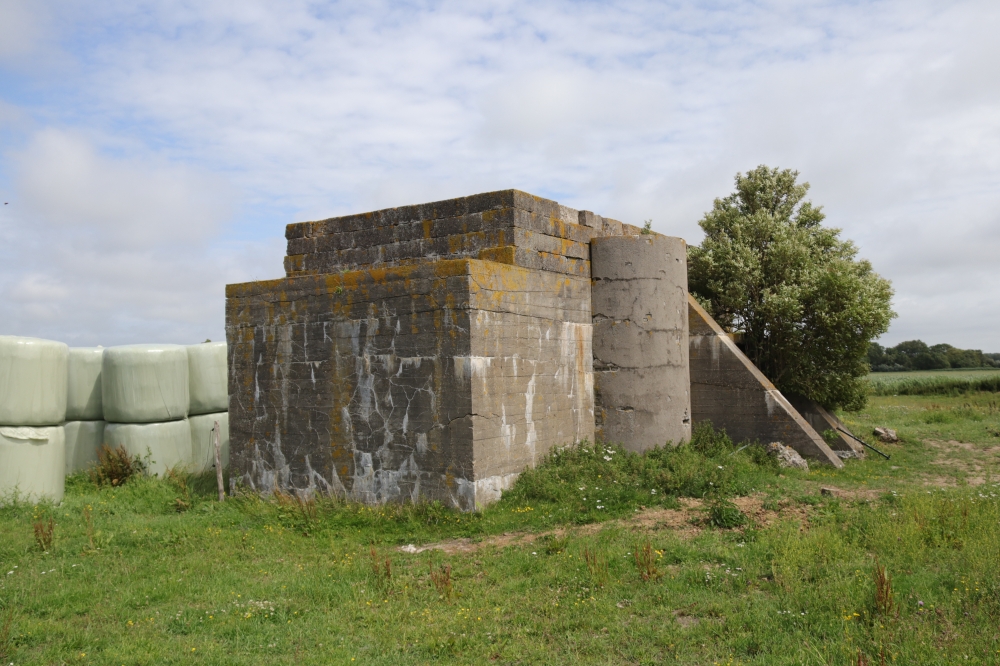 Fliegerhorst Bergen: W.N.4 - Küver 452b Bunker (A3) #2