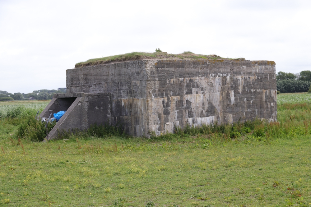Fliegerhorst Bergen: W.N.4 - Küver 455 Bunker (A7) #2