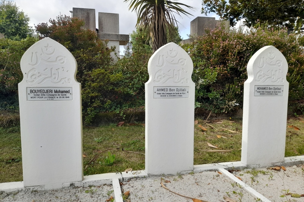 De Calmont War Cemetery Vannes #3