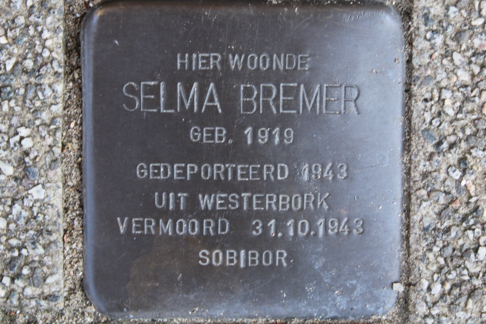 Stumbling Stones Banierstraat 39c #8