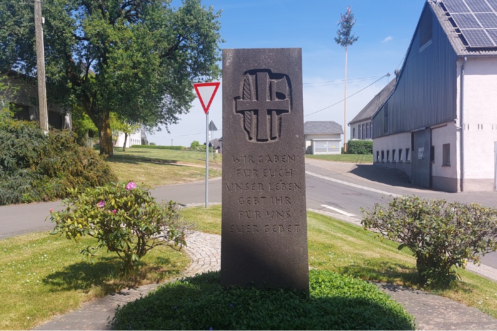 War Memorial  Masthorn