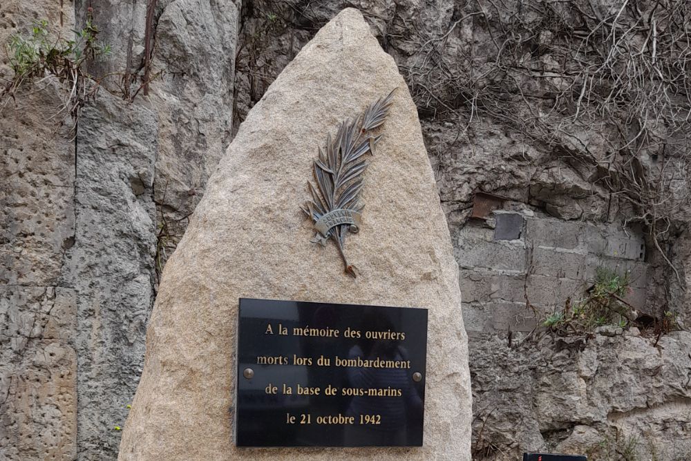Memorial Killed Workers Bombing 22 october 1942