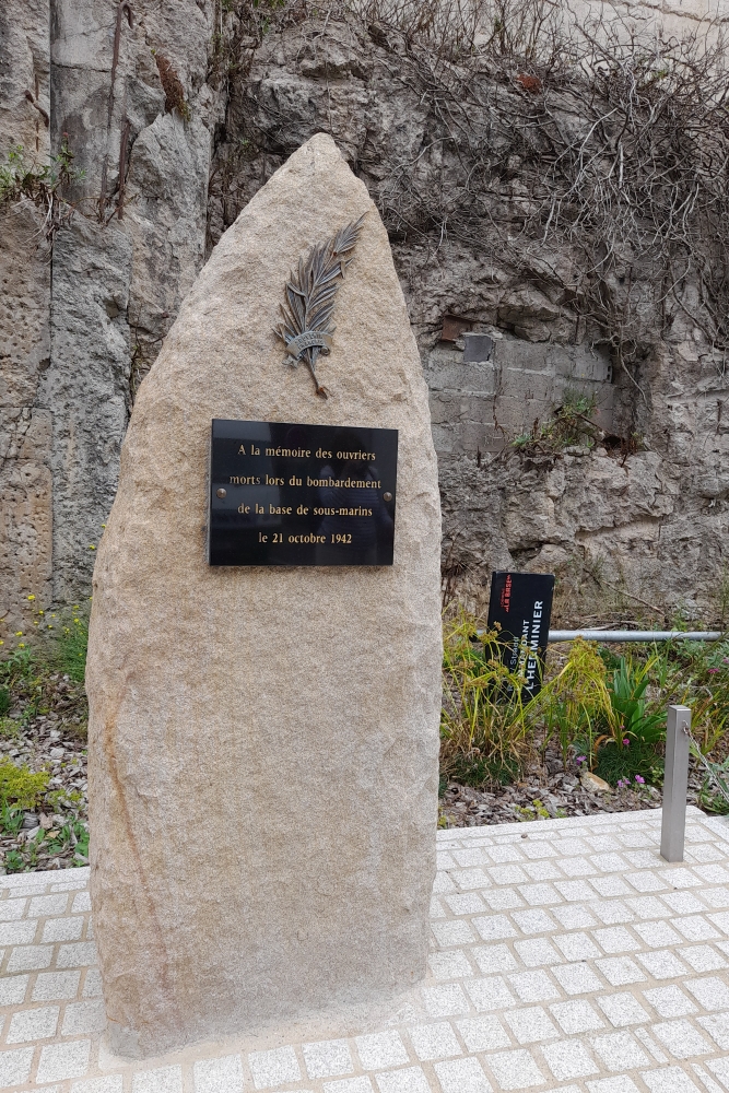 Gedenkteken Omgekomen Arbeiders Bombardement 22 oktober 1942  #2
