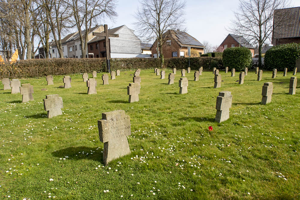 Duitse Oorlogsbegraafplaats  Lucherberg