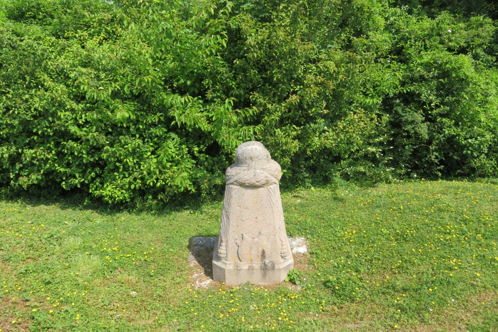 Demarcation Pole Puisieulx #2