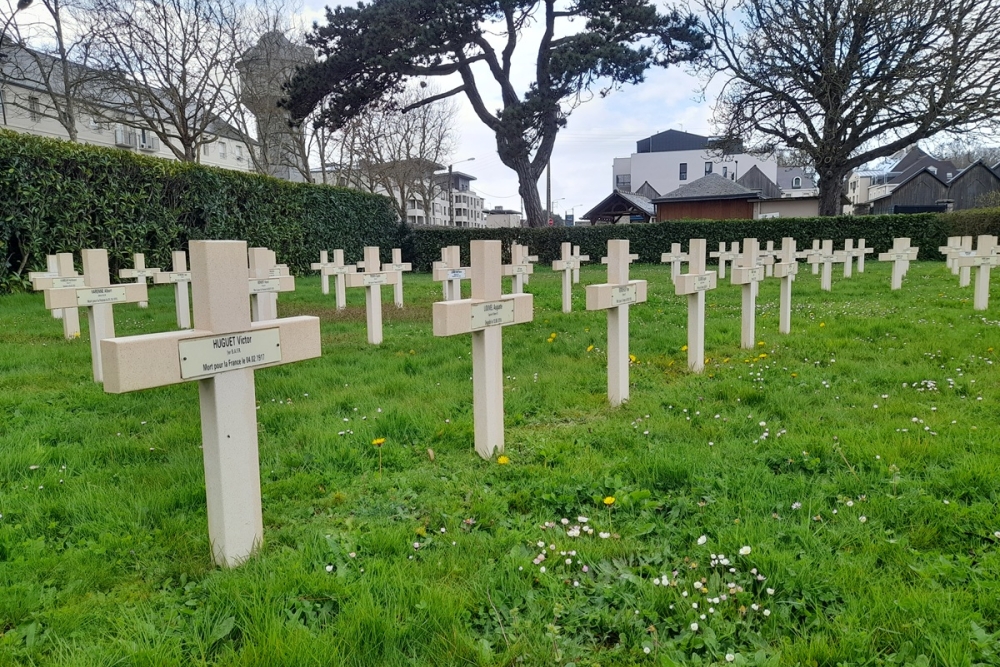 Franse Oorlogsgraven Lorette Begraafplaats Saint-Malo