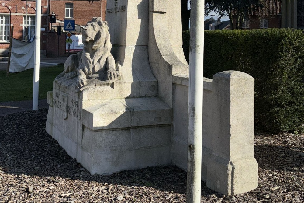 Oorlogsmonument Loenhout #3