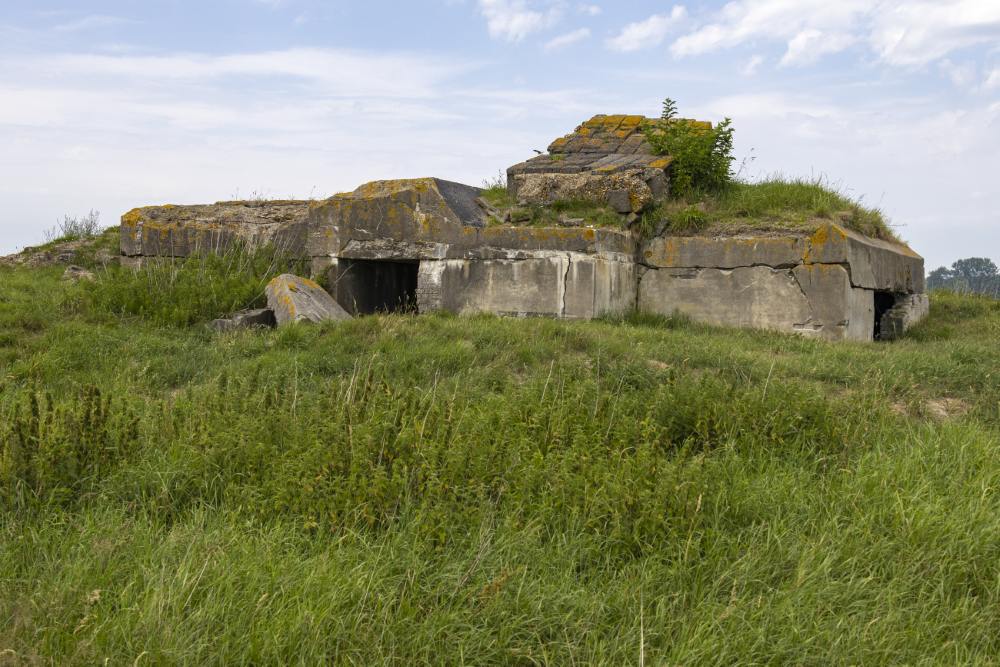 Fliegerhorst Bergen: W.N.7 - Küver 450b Bunker (P33)