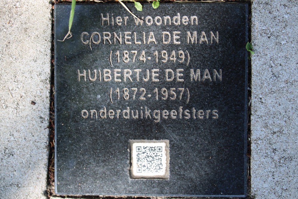 Memorial Stones Jan Meerdinklaan 20 #2