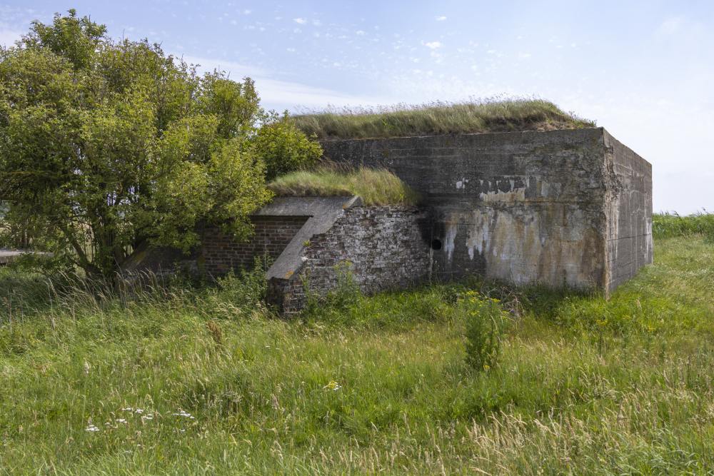 Fliegerhorst Bergen: W.N.7 - Küver 455 Bunker (P43)