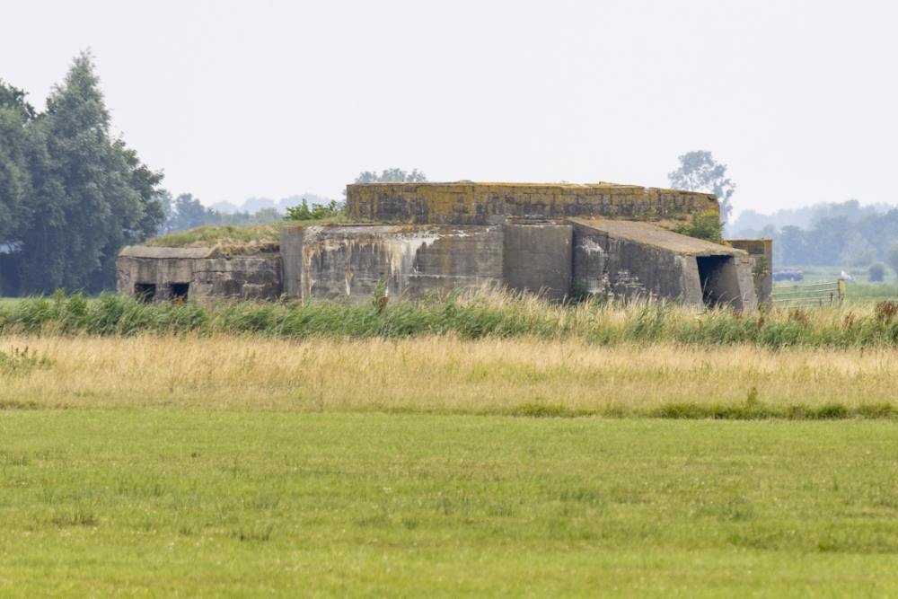 Fliegerhorst Bergen: W.N.3 - Küver 452b Bunker (C9) #1