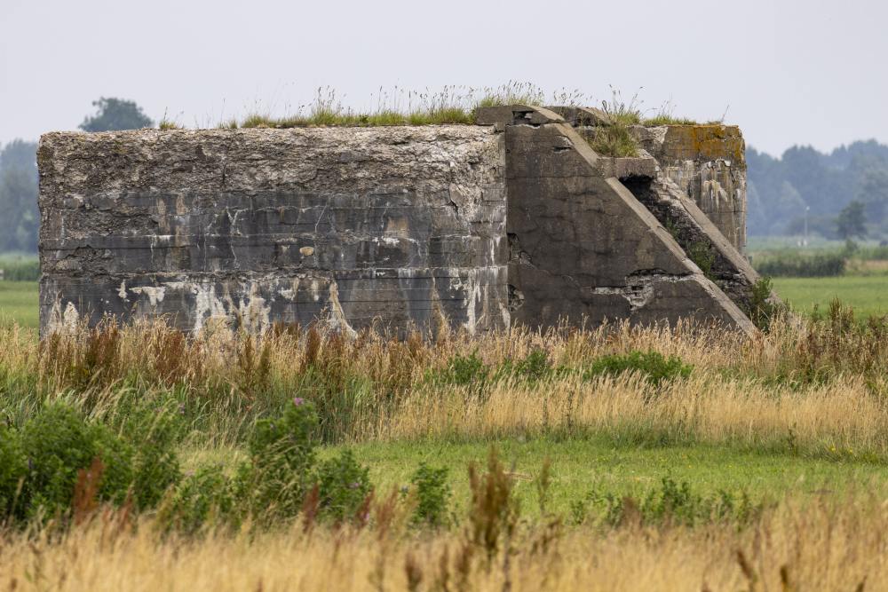 Fliegerhorst Bergen: W.N.3 - Küver MG35 Bunker (C16)