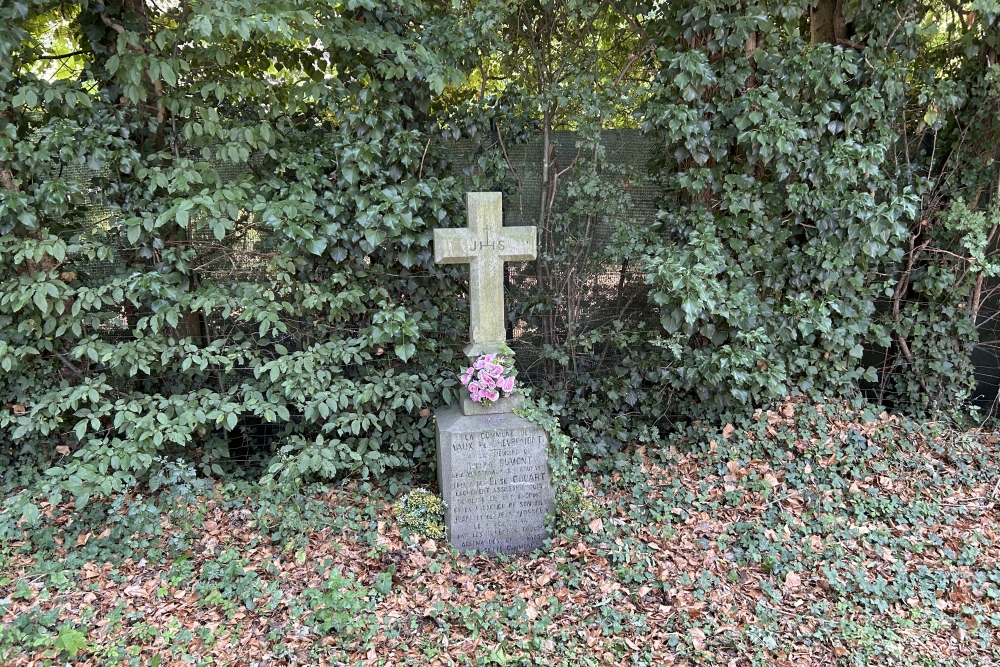 Commemorative cross of executed citizen #3