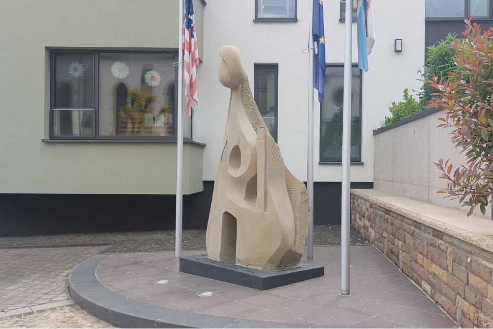 Oorlogsmonument Reisdorf #2
