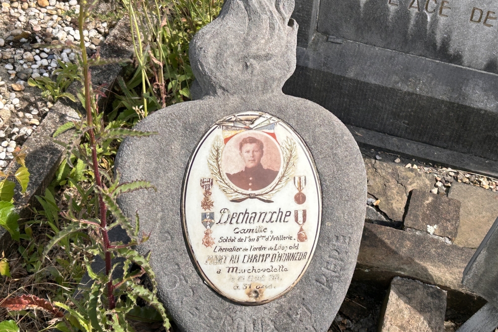 Belgische oorlogsgraven Vaux-sous-Chèvremont