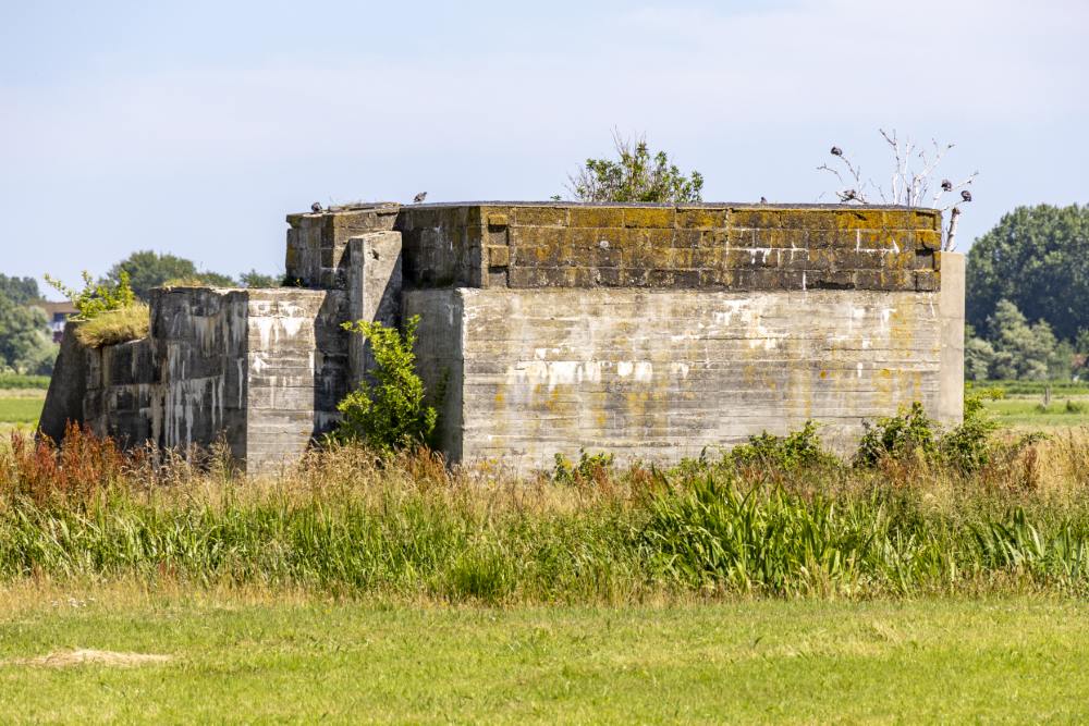 Fliegerhorst Bergen: W.N.3 - Küver 441 Bunker (C25) #2