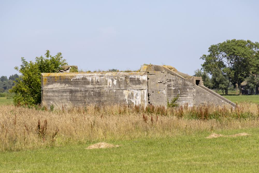 Fliegerhorst Bergen: W.N.3 - Küver 450b Bunker (C18) #3