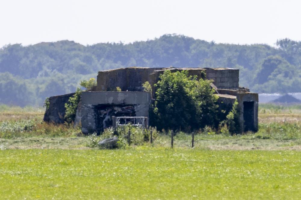Fliegerhorst Bergen: W.N.3 - Küver 452b Bunker (C3) #2