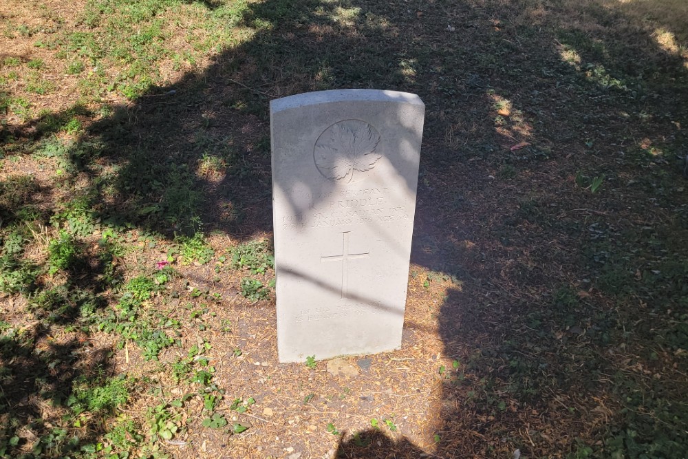 Commonwealth War Graves St. James Churchyard #2