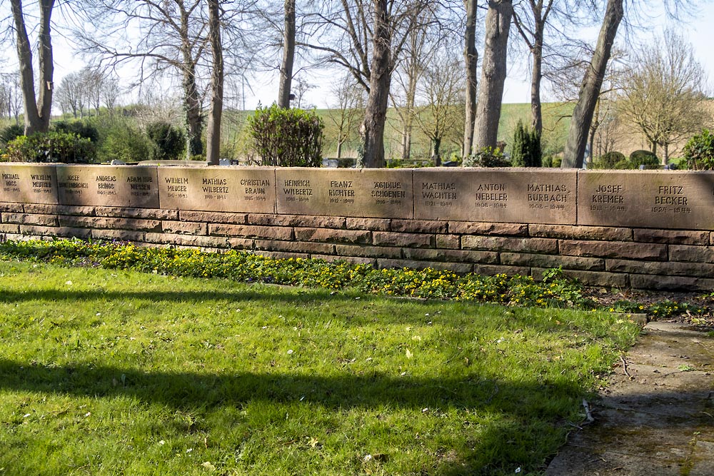 Oorlogsmonument Niederembt #3