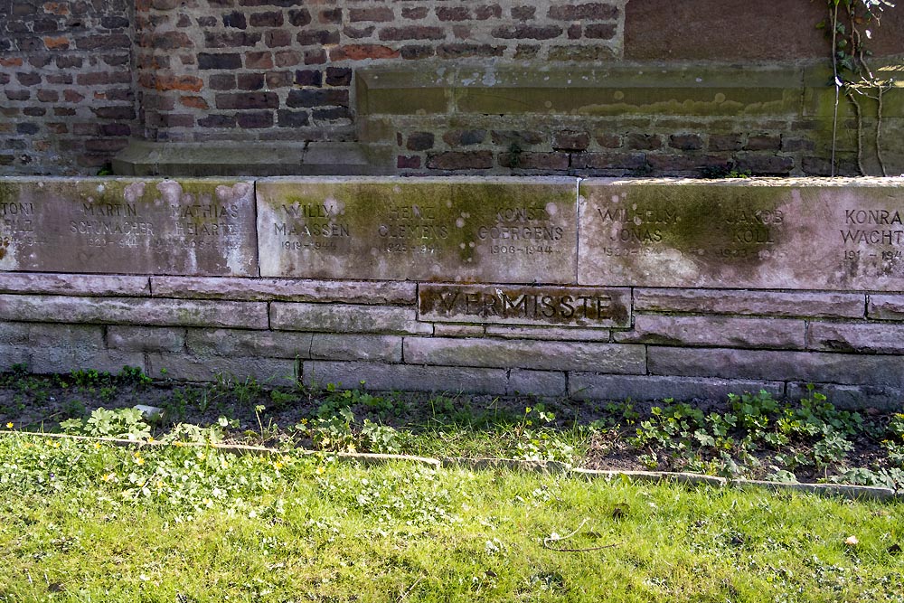 Oorlogsmonument Niederembt #4