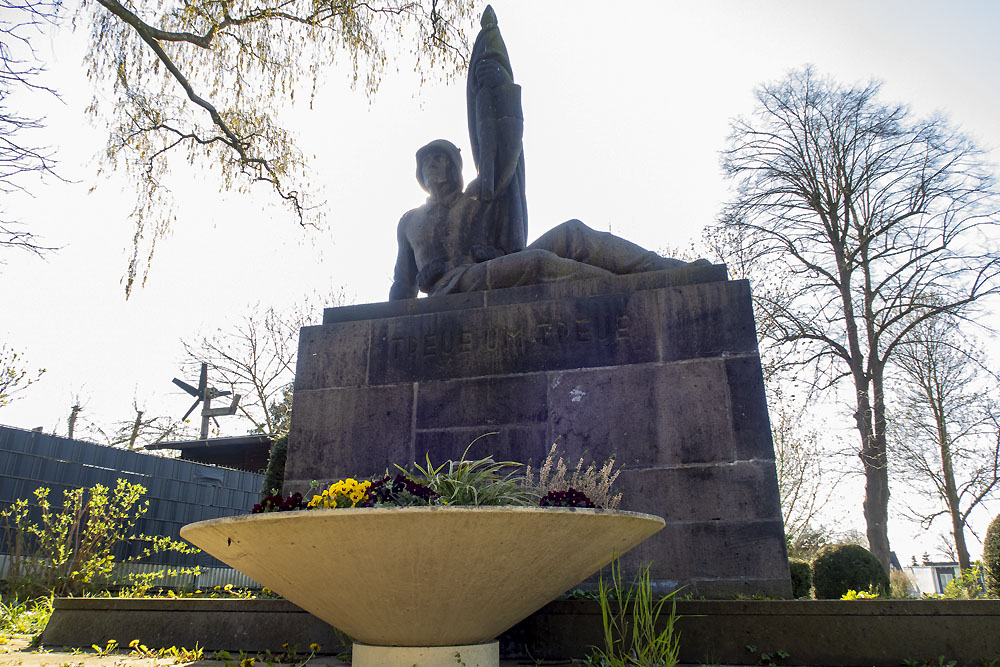Duitse Oorlogsgraven Niederembt #3