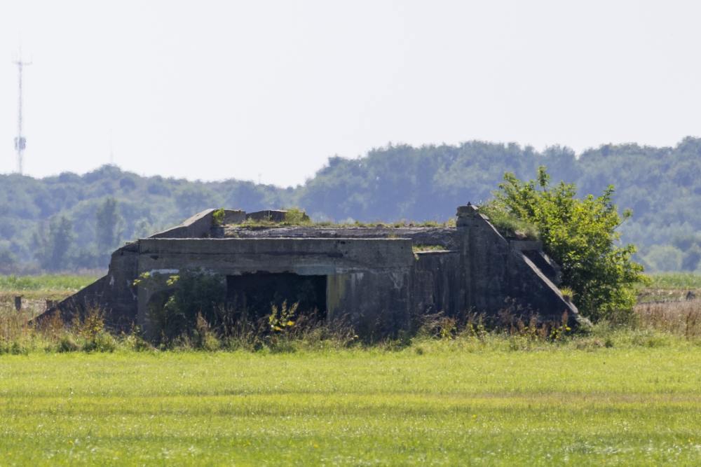 Fliegerhorst Bergen: W.N.3 - Küver 450b Bunker (C18) #6