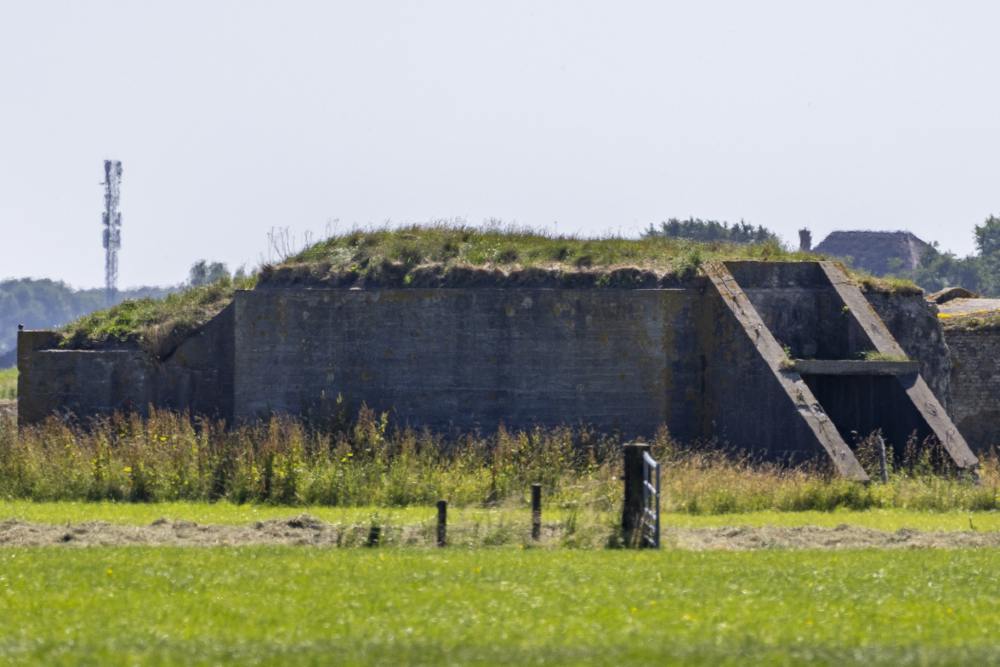 Fliegerhorst Bergen: W.N.3 - Küver 455 Bunker (C12) #4