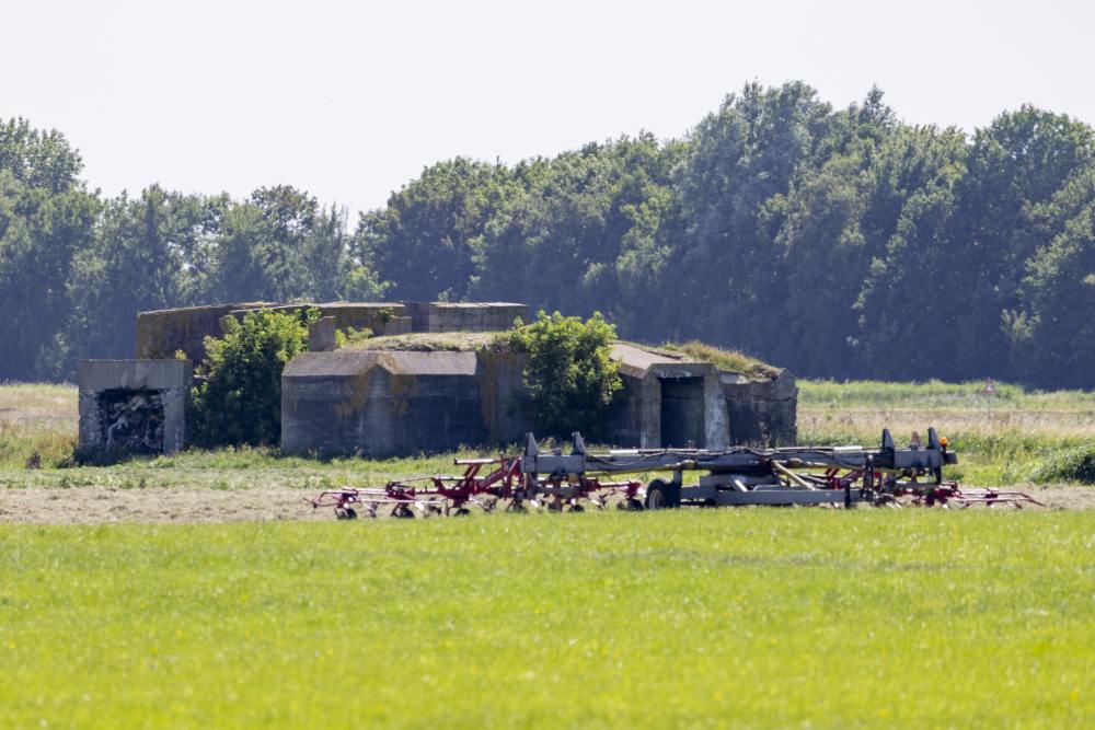 Fliegerhorst Bergen: W.N.3 - Küver 452b Bunker (C9) #3
