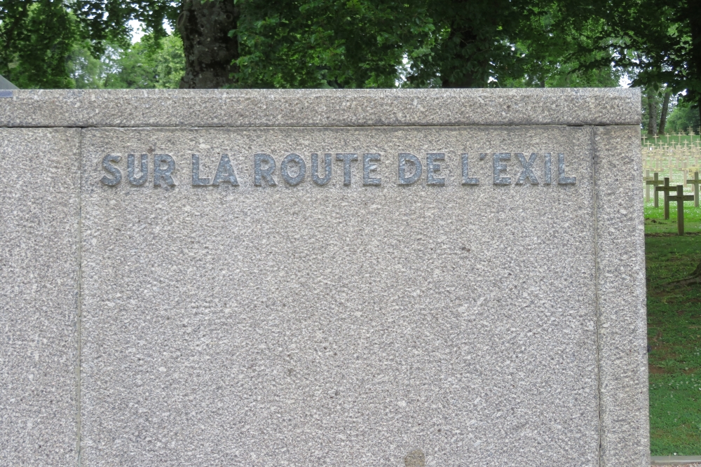 War Memorial Montauville #8