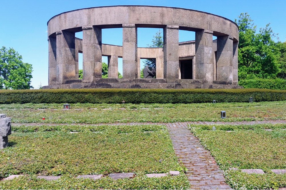 Monument Oorlogsbegraafplaats Daleiden #7