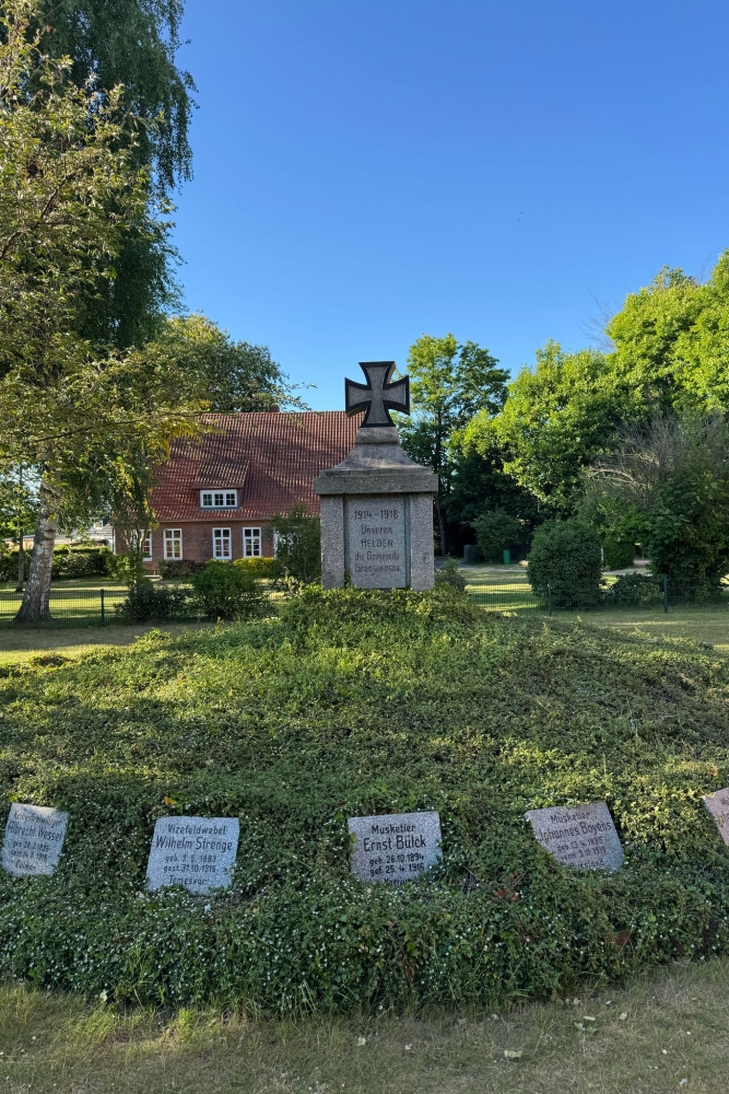 War Memorial Großenaspe #2
